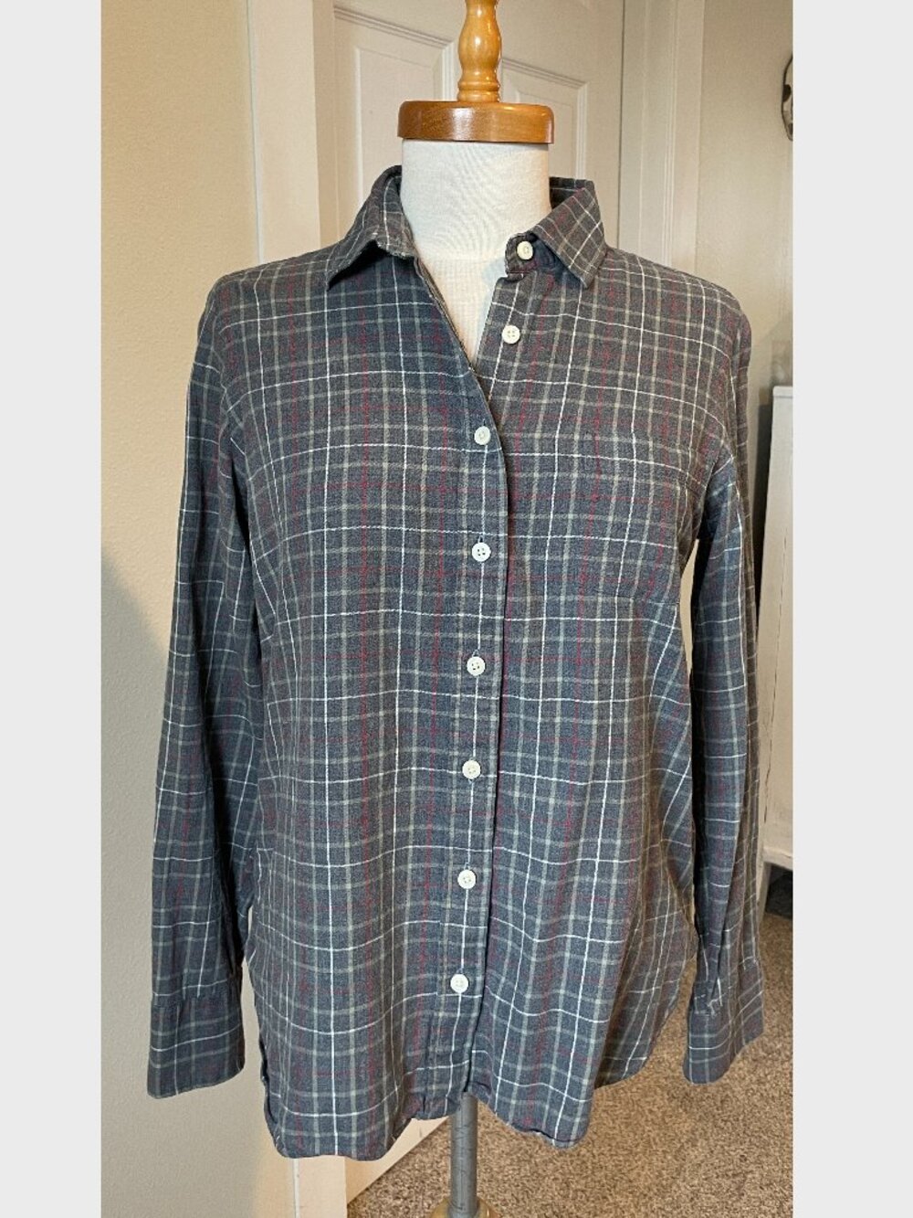 Tradlands Plaid Long Sleeve Button Down Shirt Gray, Cream, White, Red M